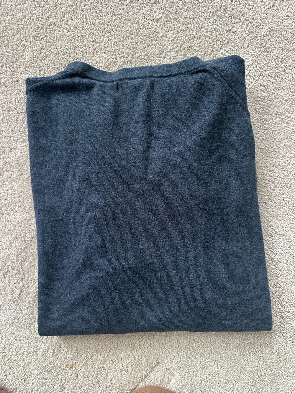 Banana Republic Luxury Blend Men’s V-Neck Sweater – Size XL